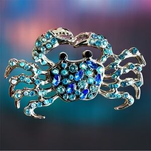 Beautiful little rhinestone covered crab pin brooch, 2 inch long NWOT